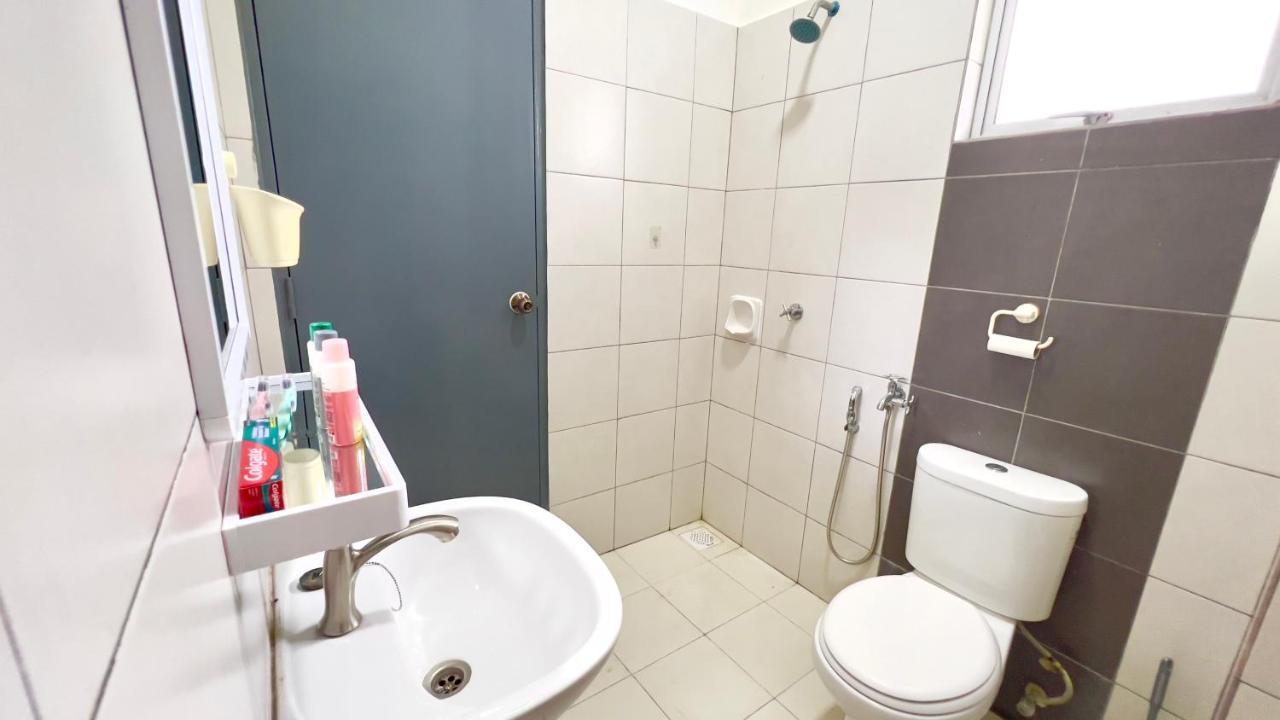 De Qasturee Klia@Kota Warisan Homestay Nearest To Airport Kampong Besut Ngoại thất bức ảnh